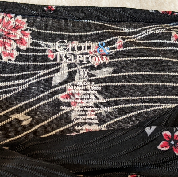 Quarter sleeve blouse with flowers - Picture 2 of 4